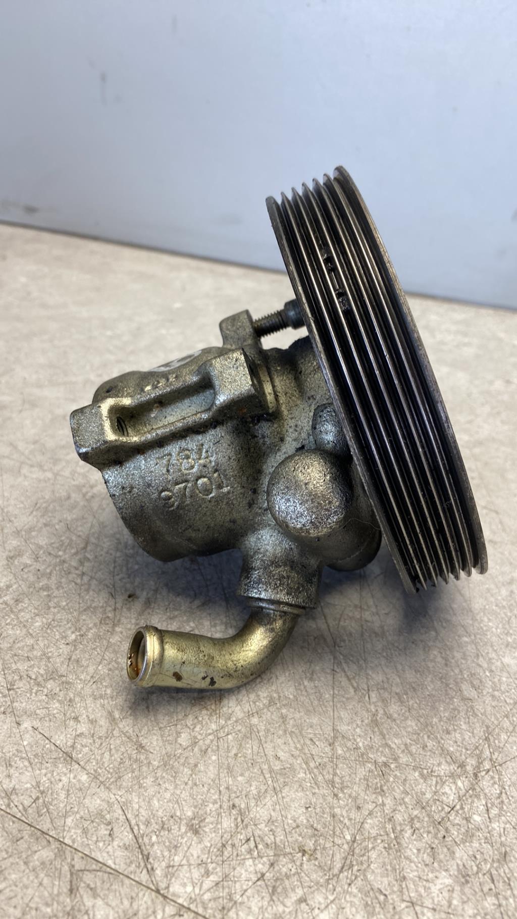 Pompe de direction PEUGEOT 405 PHASE 2 BREAK Essence - 1