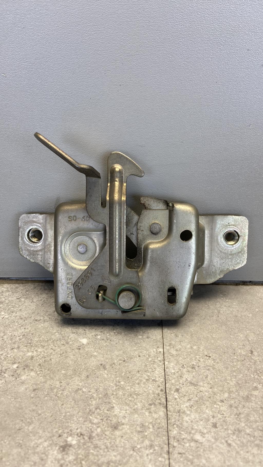 Serrure de capot RENAULT CLIO 3 PHASE 2 Diesel - 1