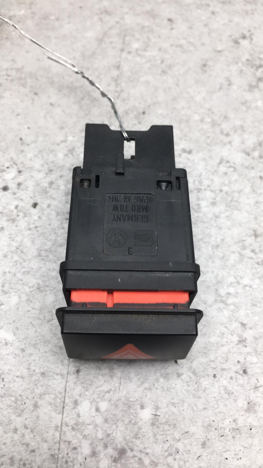 Bouton de warning PORSCHE CAYENNE 1 PHASE 1 Essence - 1