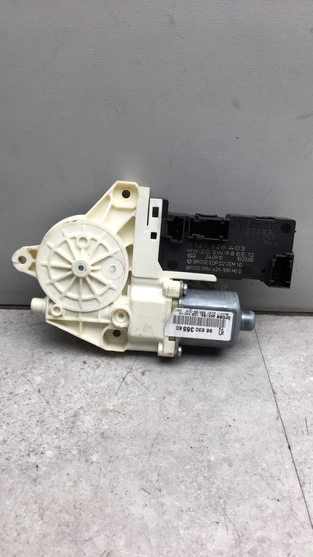 Motore alzacristalli anteriore destro PEUGEOT 407 PHASE 1 BREAK Diésel - 1