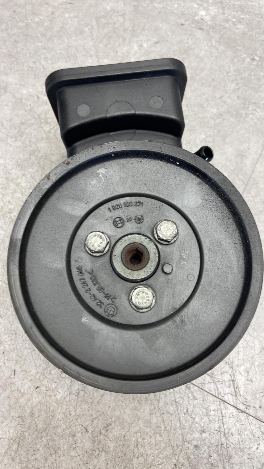 Pompe de direction BMW SERIE 5 E39 PHASE 1 Diesel - 1