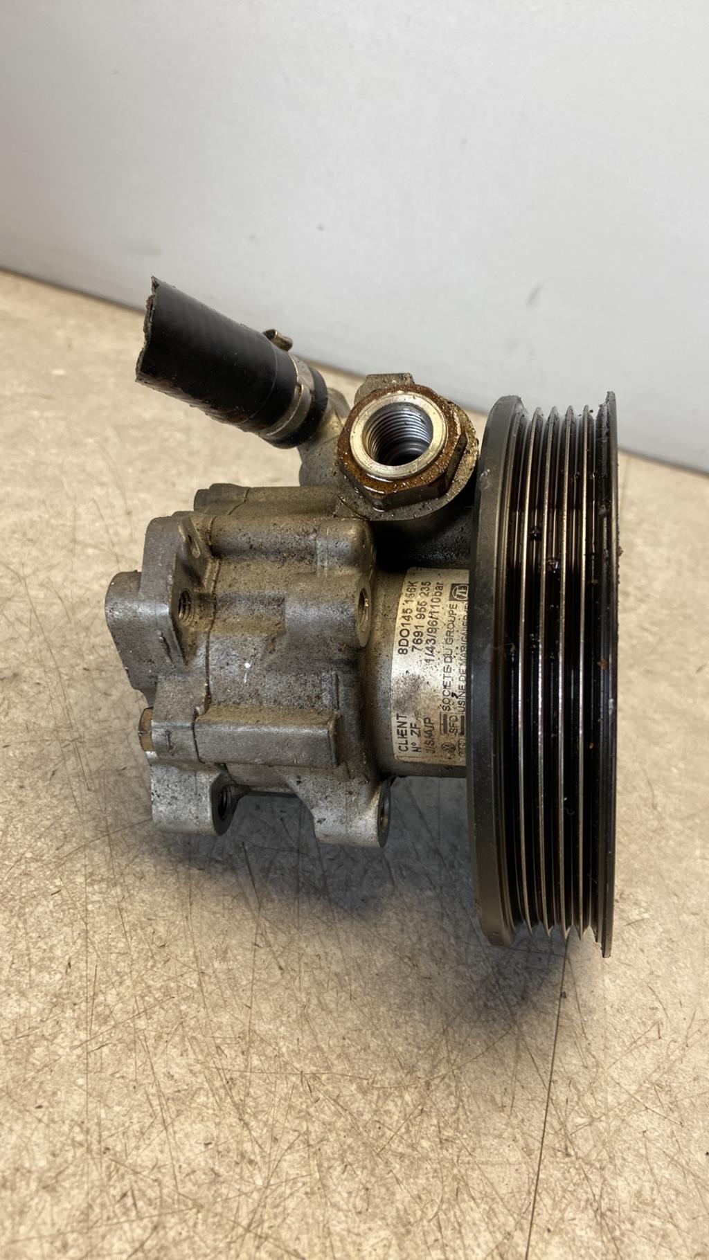 Pompe de direction VOLKSWAGEN PASSAT 4 PHASE 1 Essence - 1