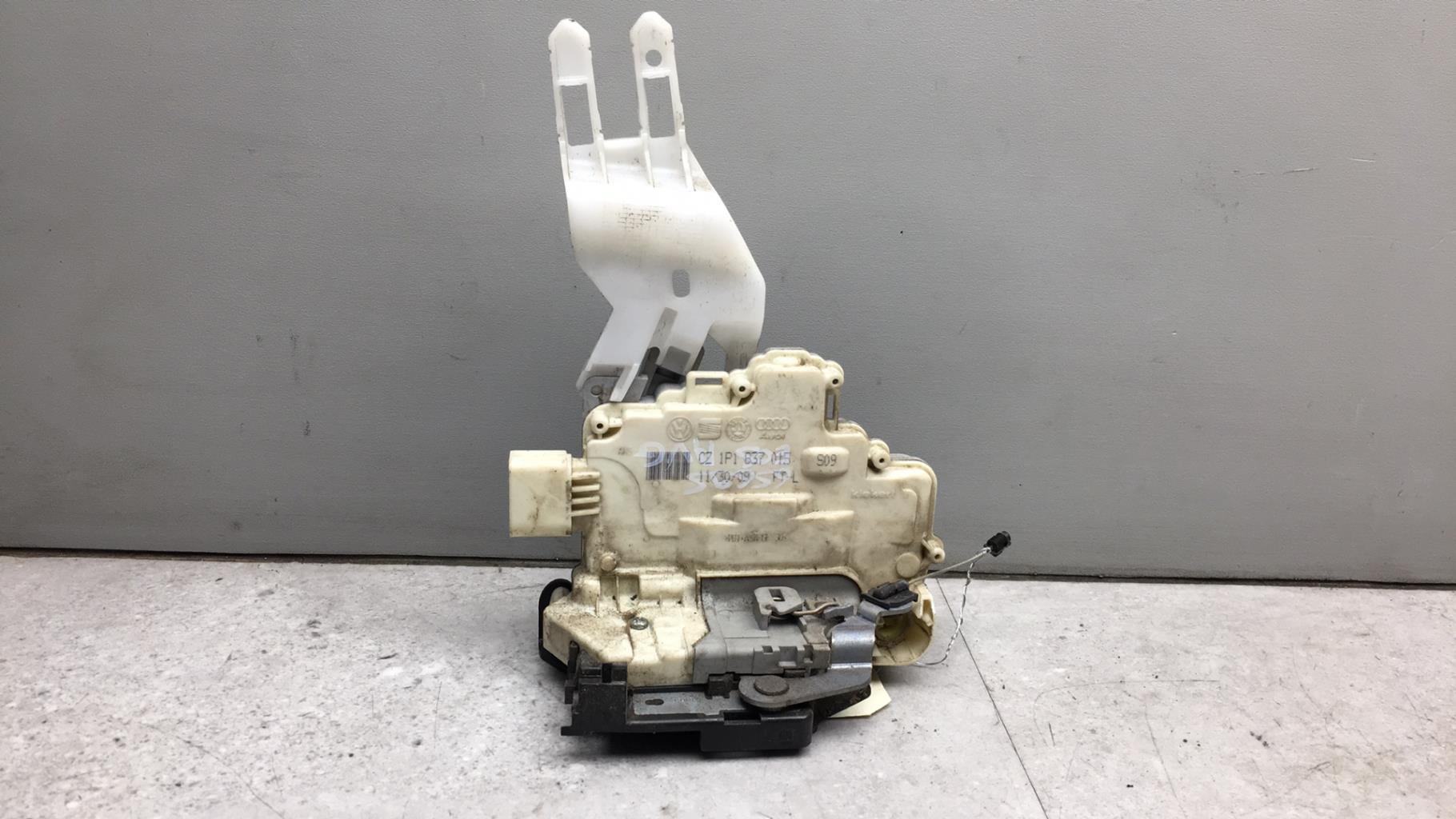 Serrure avant gauche VOLKSWAGEN EOS CABRIO PHASE 1 Diesel - 1
