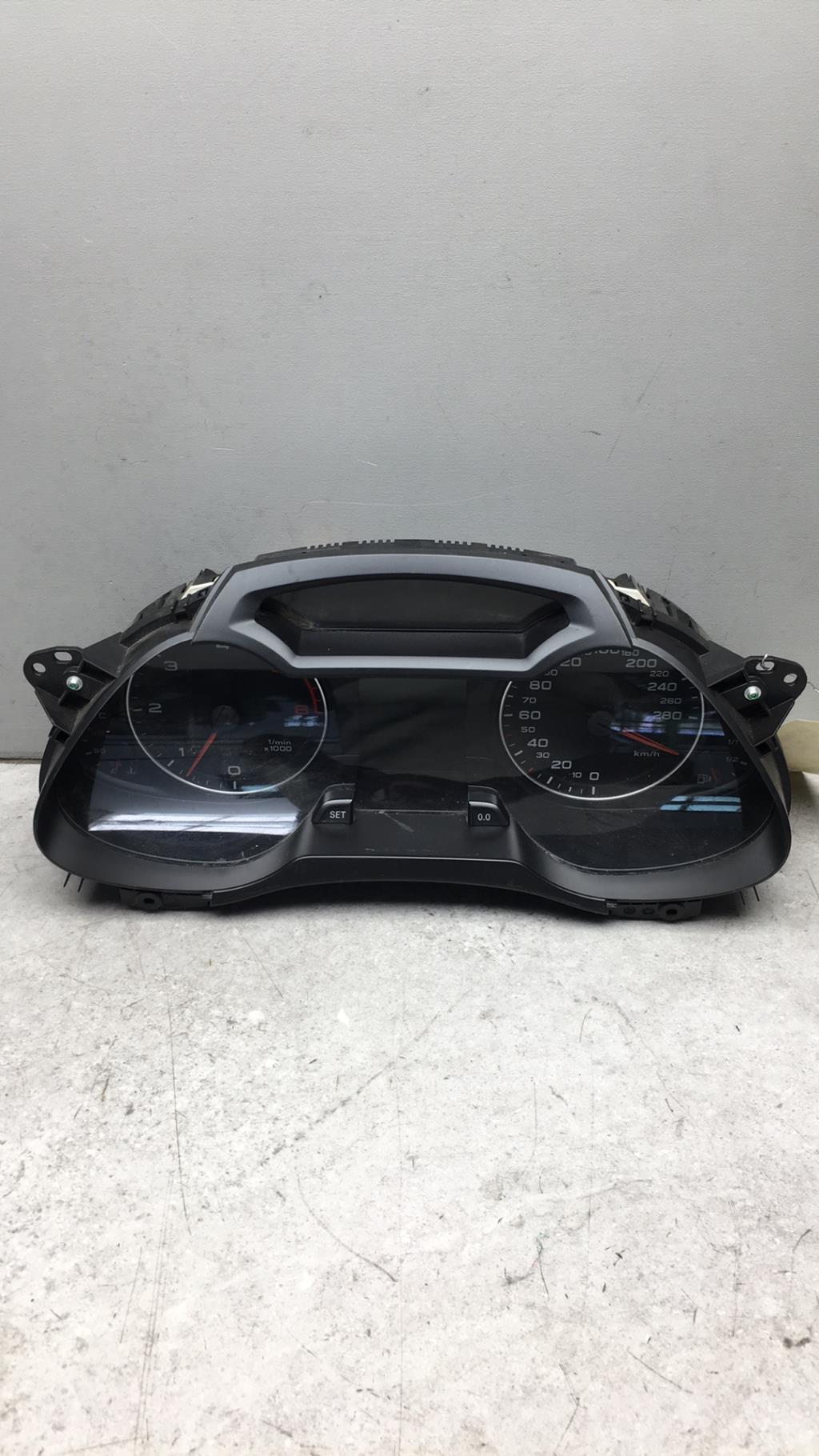 Compteur AUDI A4 3 AVANT PHASE 1 BREAK Diesel - 1