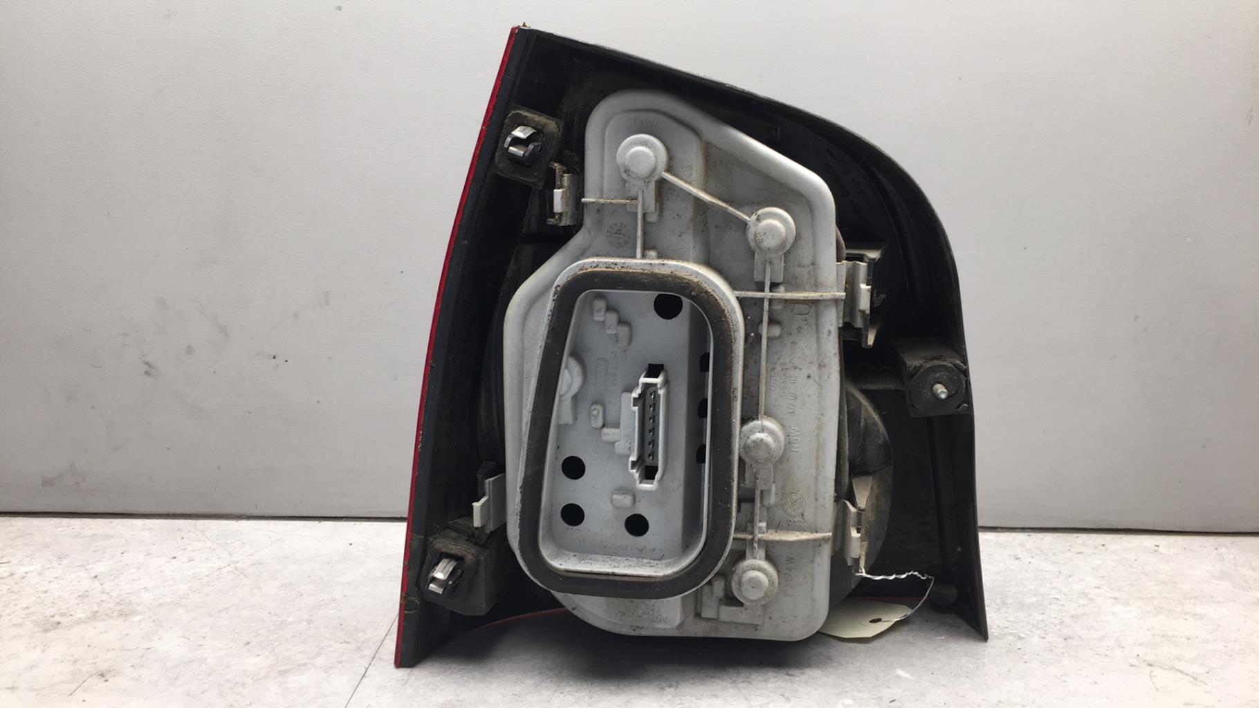 Fanale posteriore principale destro (luci) VOLKSWAGEN POLO 4 PHASE 1 Gasolina - 1