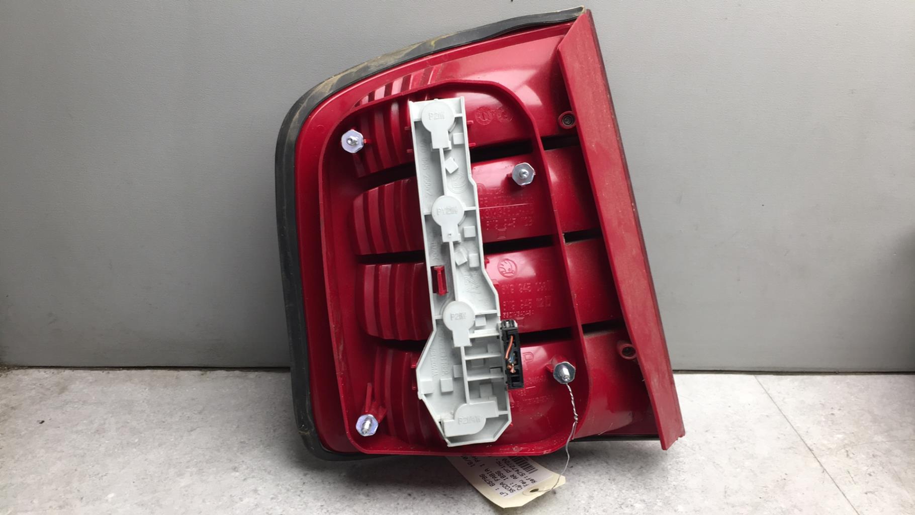 Fanale posteriore principale destro (luci) SKODA FABIA 1 PHASE 1 BREAK  - 1