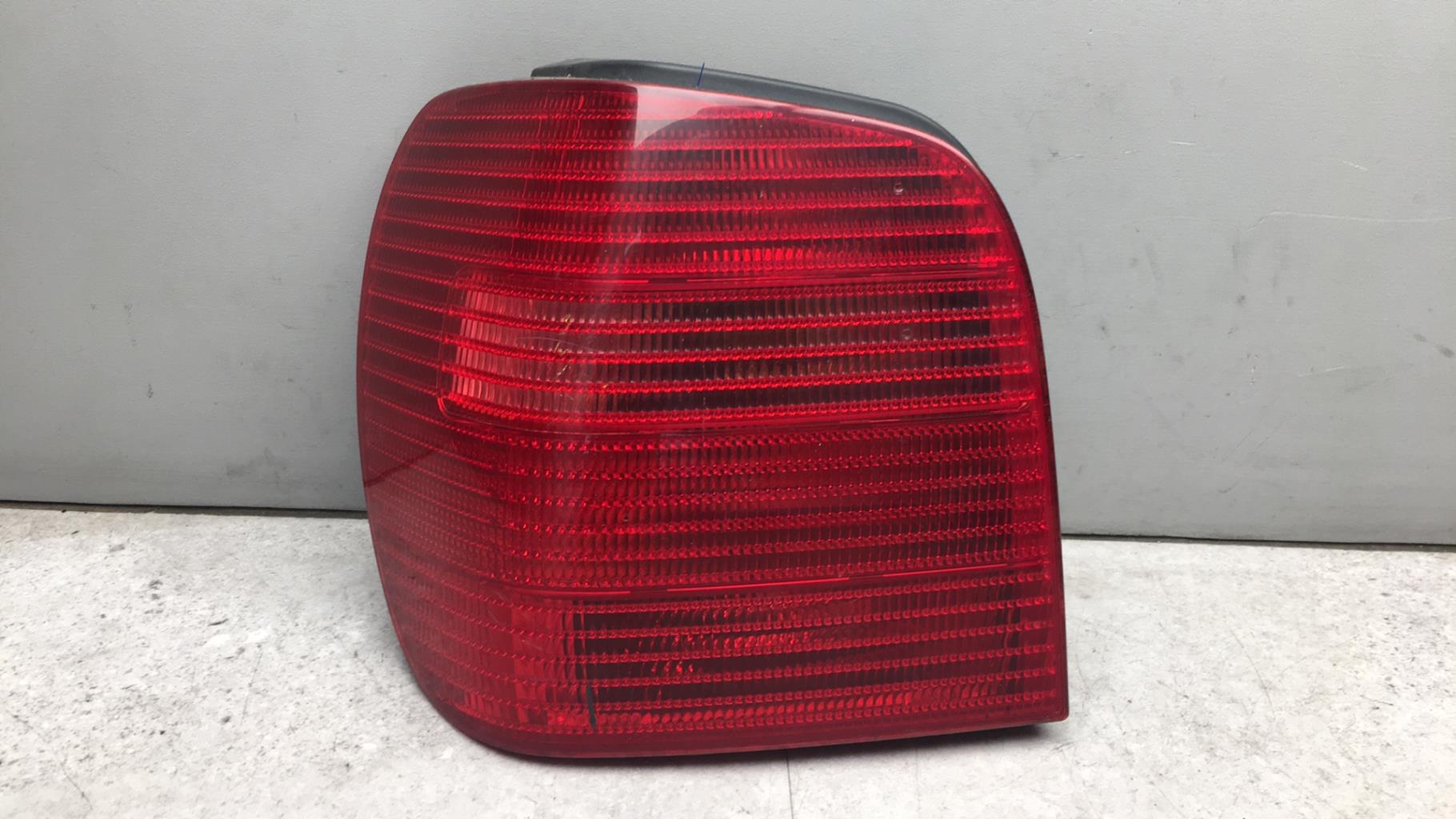 Fanale posteriore principale sinistro (luci) VOLKSWAGEN POLO 3 PHASE 2 Gasolina - 1