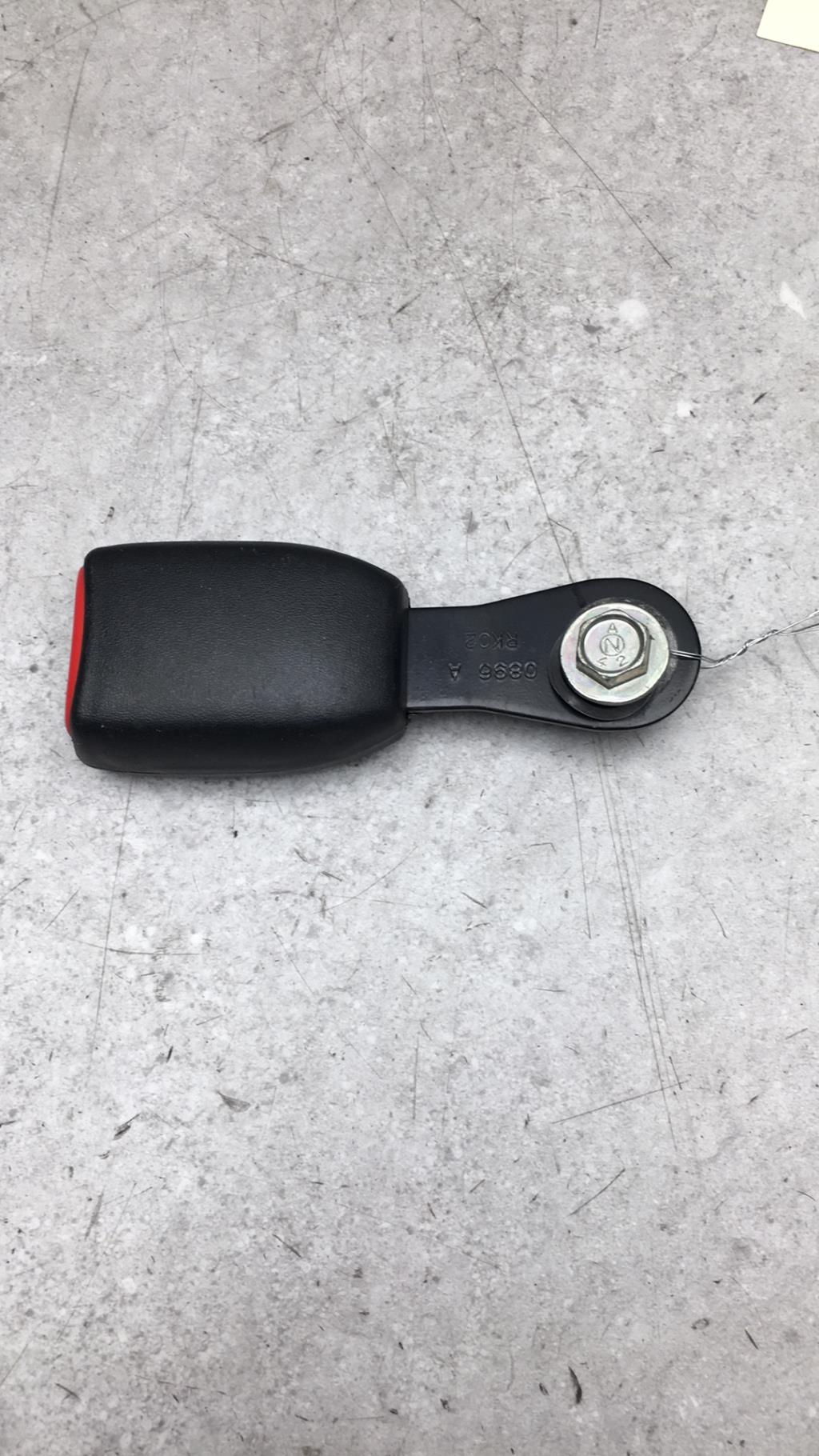 Aggancio cintura sicurezza posteriore destro PEUGEOT 4007 Diésel - 1