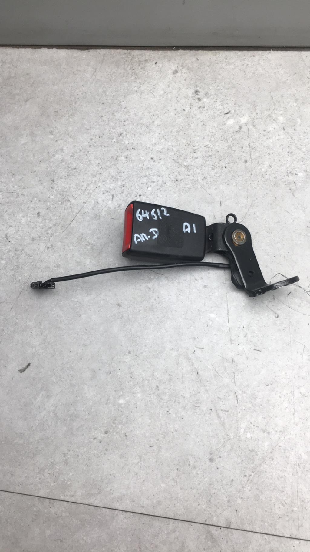 Aggancio cintura sicurezza posteriore destro AUDI A1 1 PHASE 1 Diésel - 1