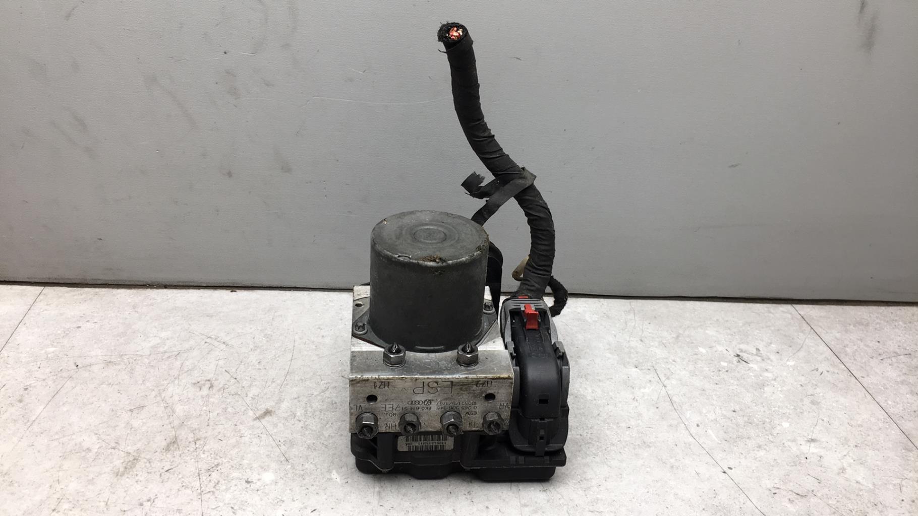 Bloc ABS (freins anti-blocage) AUDI A4 3 AVANT S4 PHASE 1 BREAK Essence - 1
