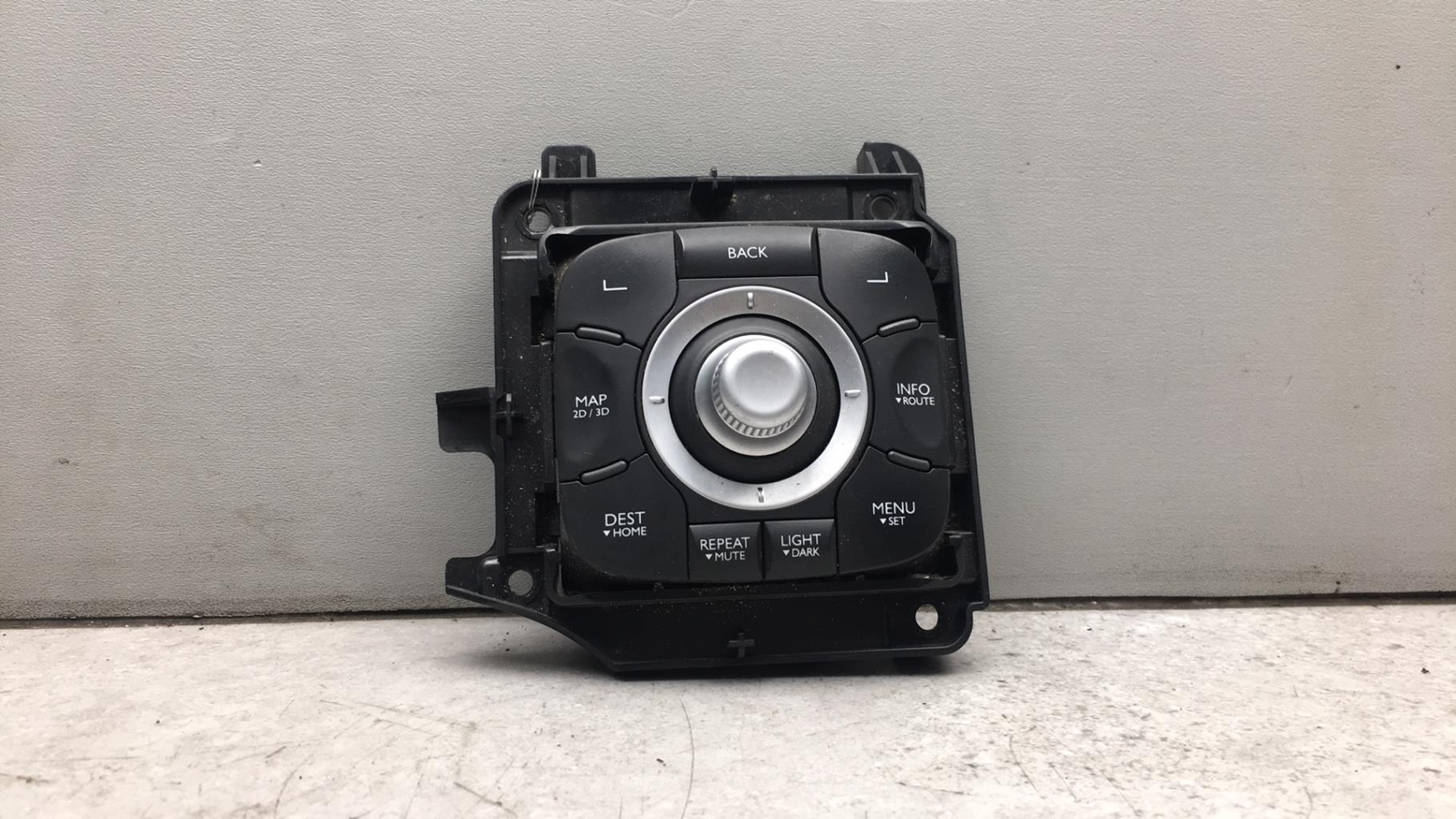 Commande autoradio RENAULT MEGANE 3 PHASE 1 Diesel - 1