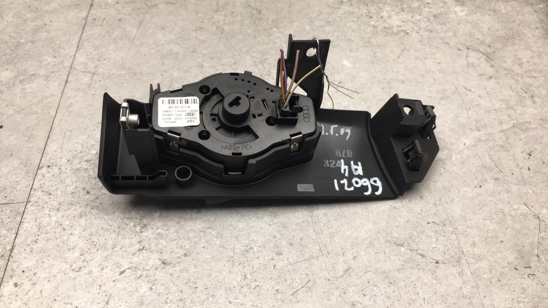 Commande de phare AUDI A4 3 AVANT PHASE 1 BREAK Diesel - 1