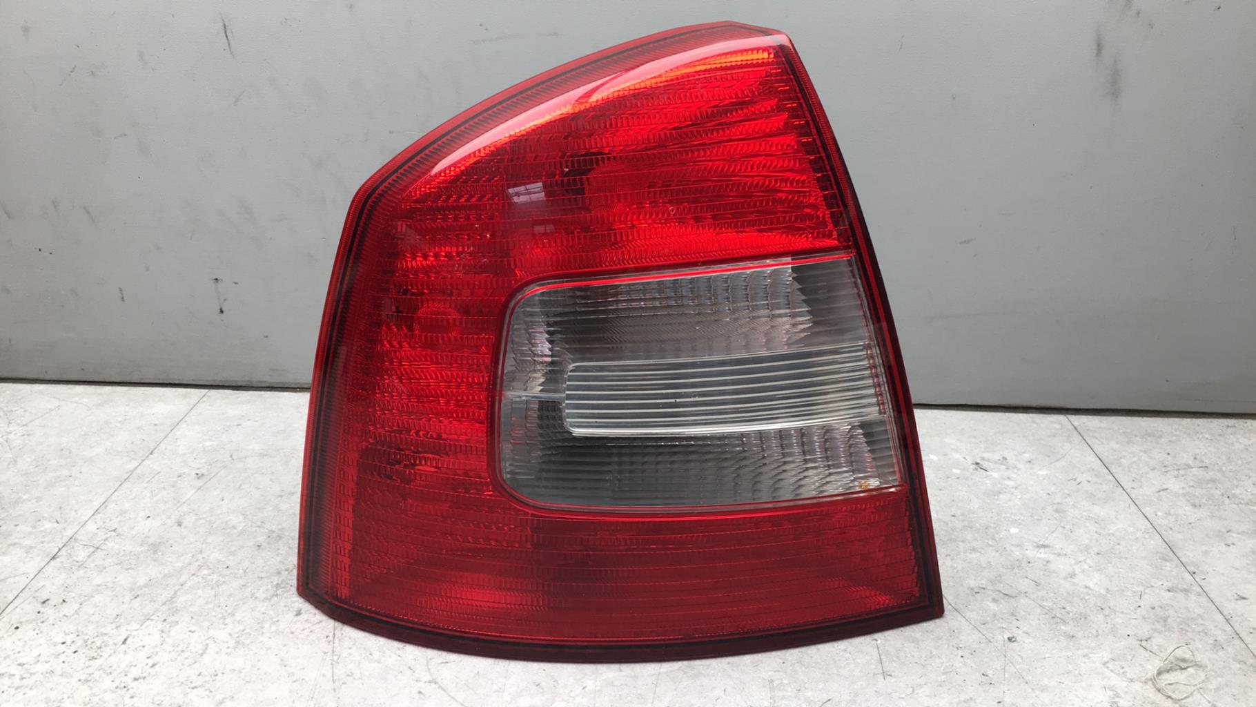 Fanale posteriore principale sinistro (luci) SKODA OCTAVIA 2 PHASE 2 Diésel - 1