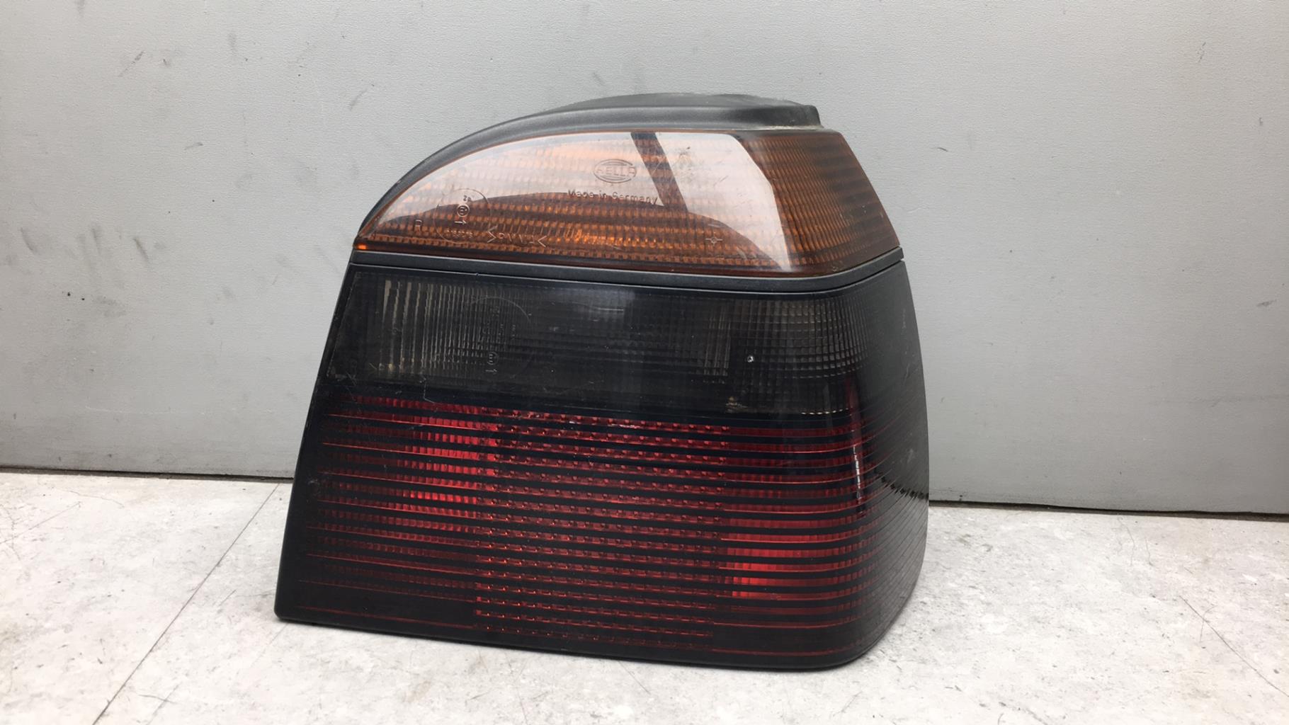 Fanale posteriore principale destro (luci) VOLKSWAGEN GOLF 3 Gasolina - 1
