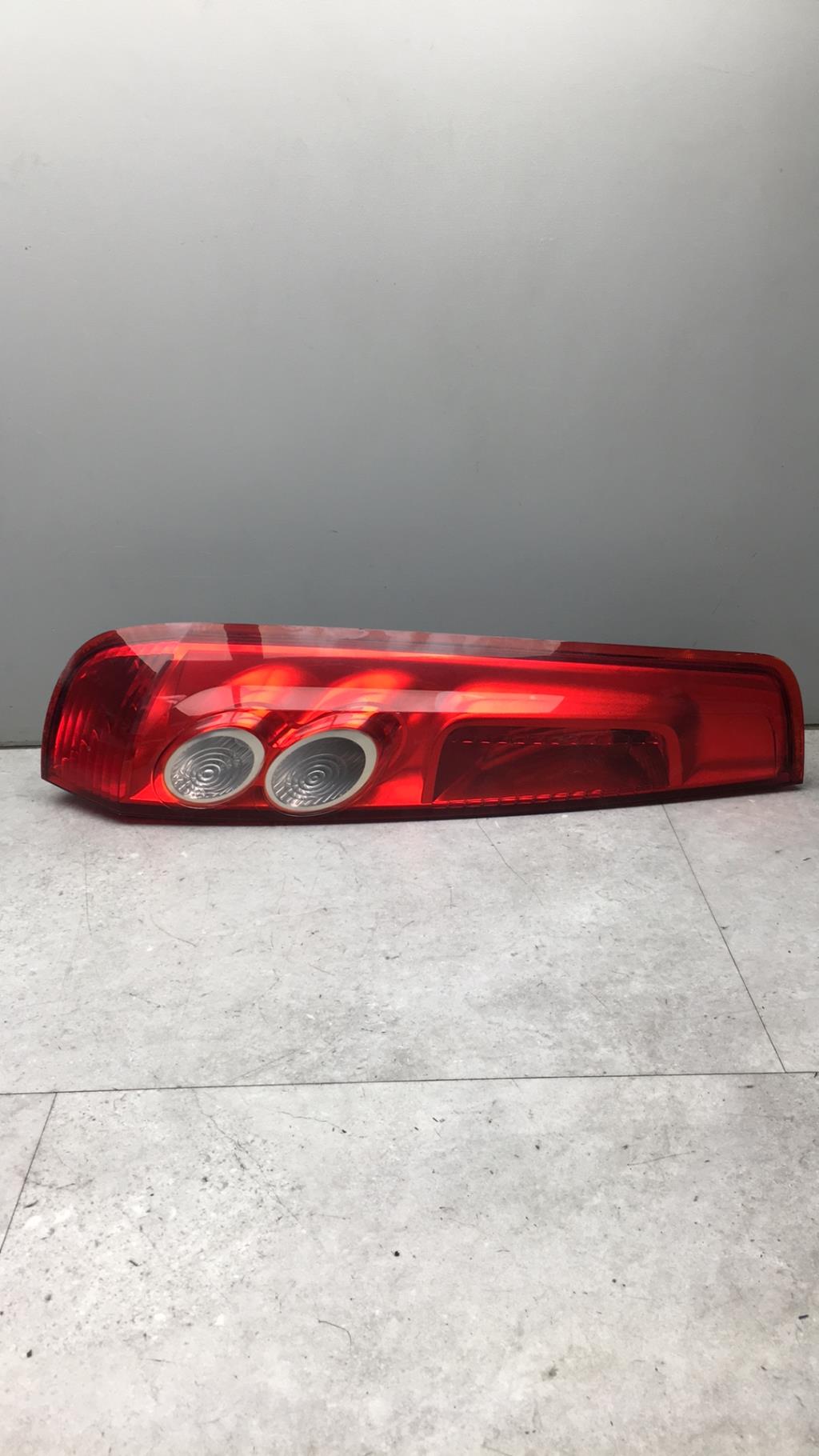 Fanale posteriore principale sinistro (luci) FORD FIESTA 5 PHASE 2 Gasolina - 1
