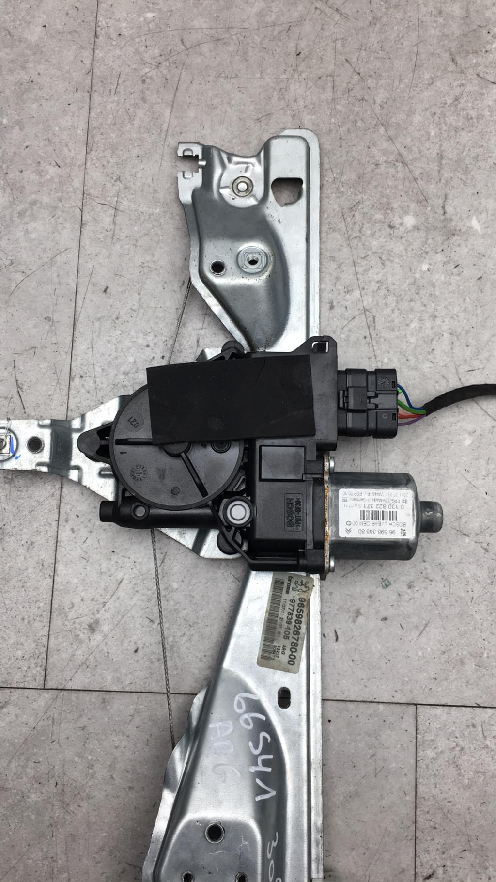 Alzacristalli elettrico posteriore sinistro PEUGEOT 308 1 PHASE 2 Diésel - 1