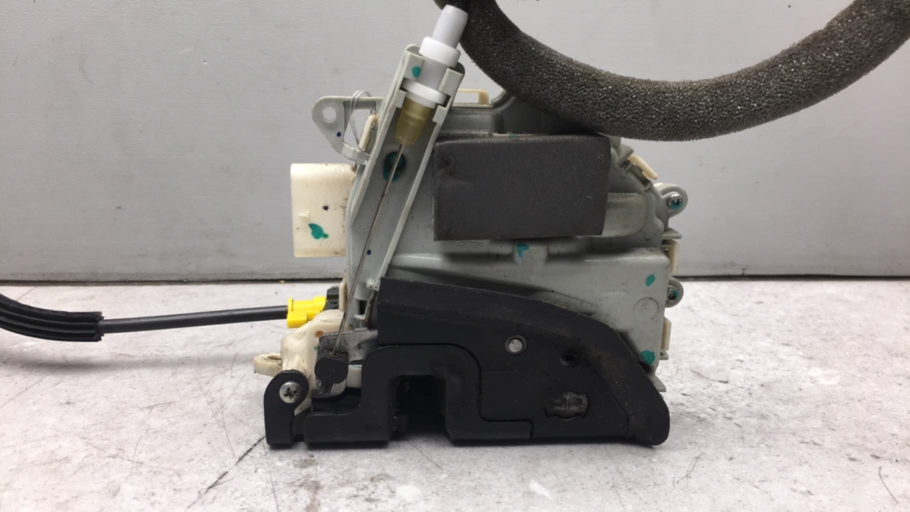 Serrure avant droit AUDI A1 1 PHASE 1 Diesel - 1