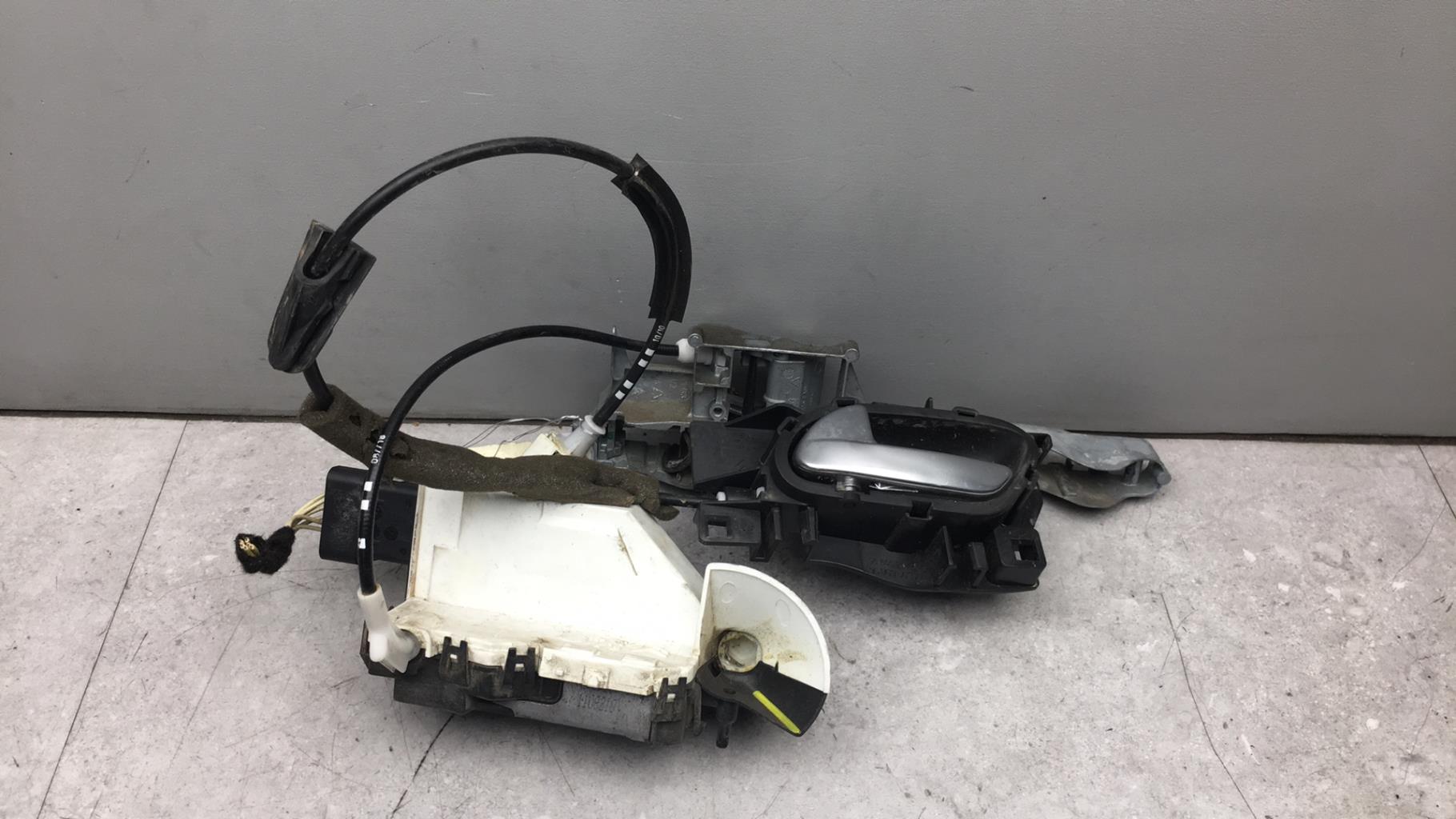 Serratura anteriore sinistra CITROEN C5 2 Diésel - 1