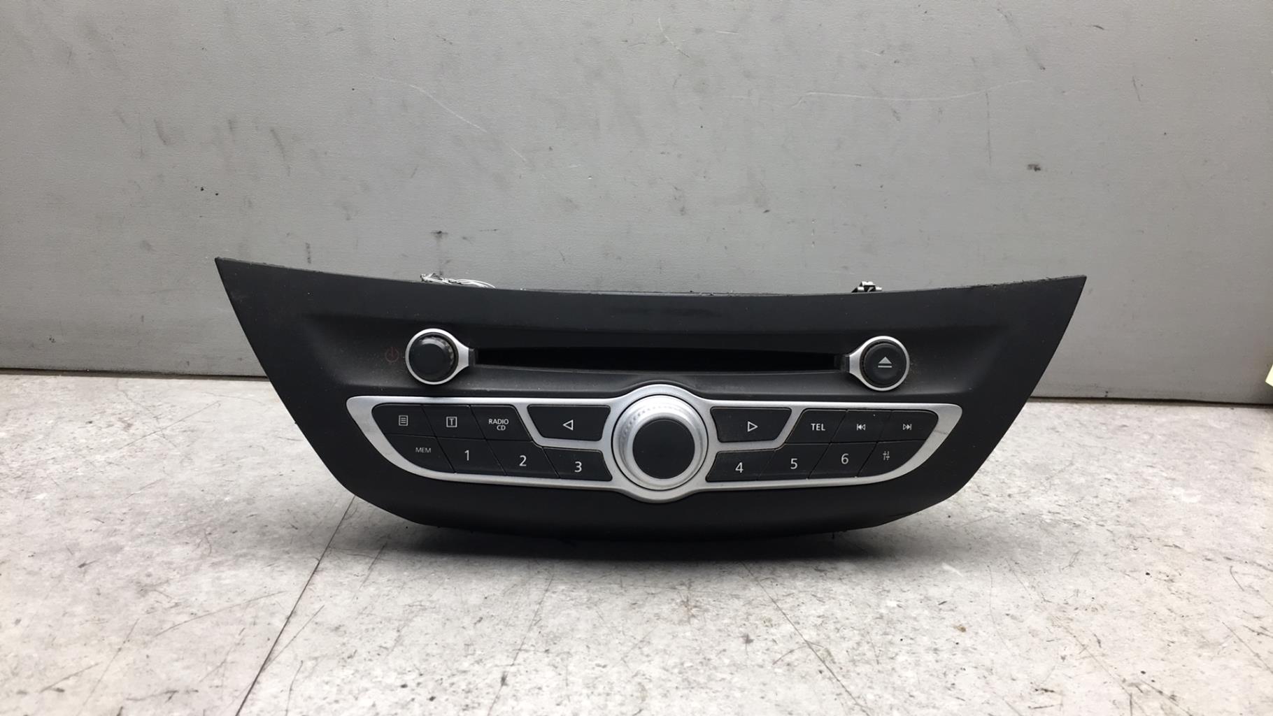 Autoradio originale RENAULT LAGUNA 3 PHASE 1 COUPE Diésel - 1