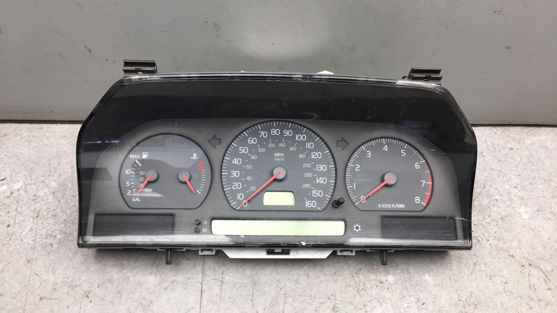 Compteur VOLVO C 70 1 CABRIOLET Essence - 1