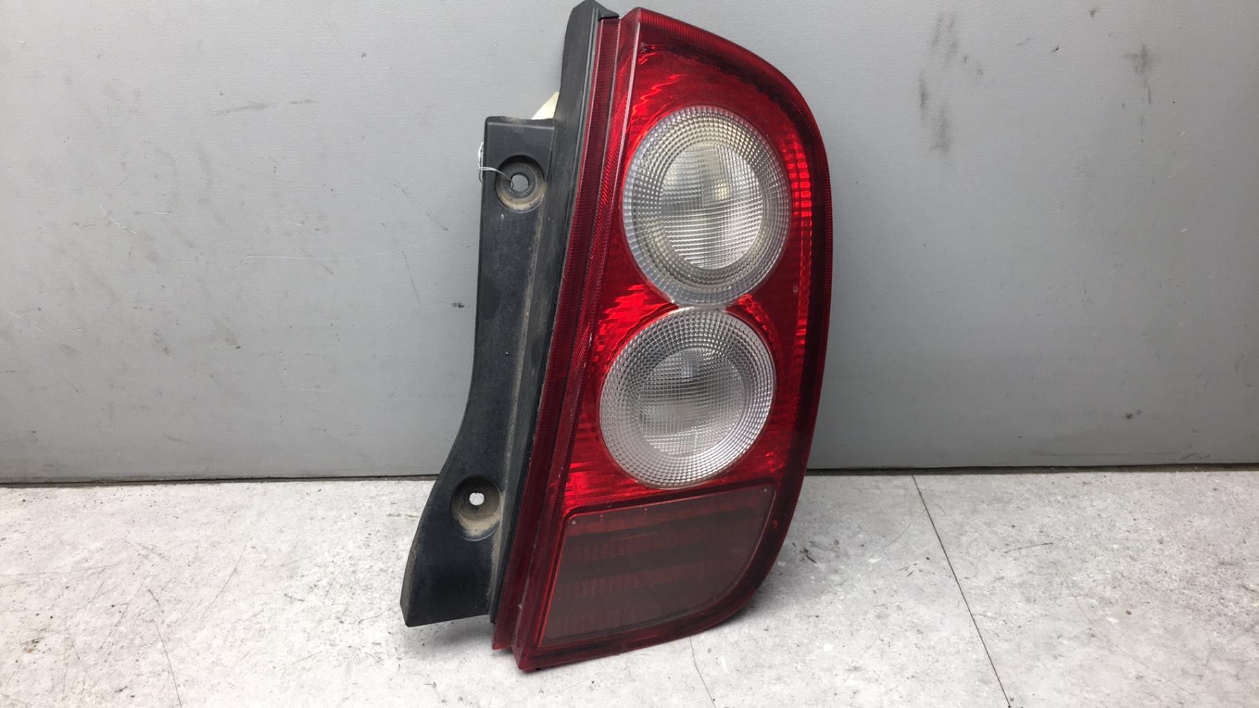Fanale posteriore principale destro (luci) NISSAN MICRA 3 PHASE 1 Diésel - 1