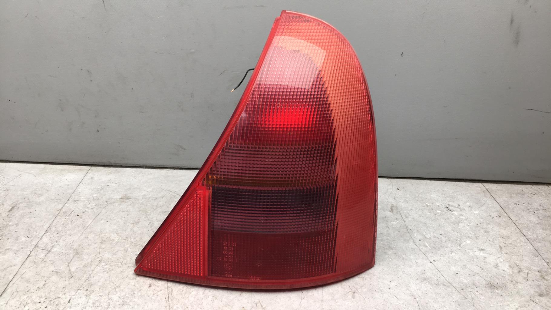 Fanale posteriore principale destro (luci) RENAULT CLIO 2 PHASE 1 Gasolina - 1