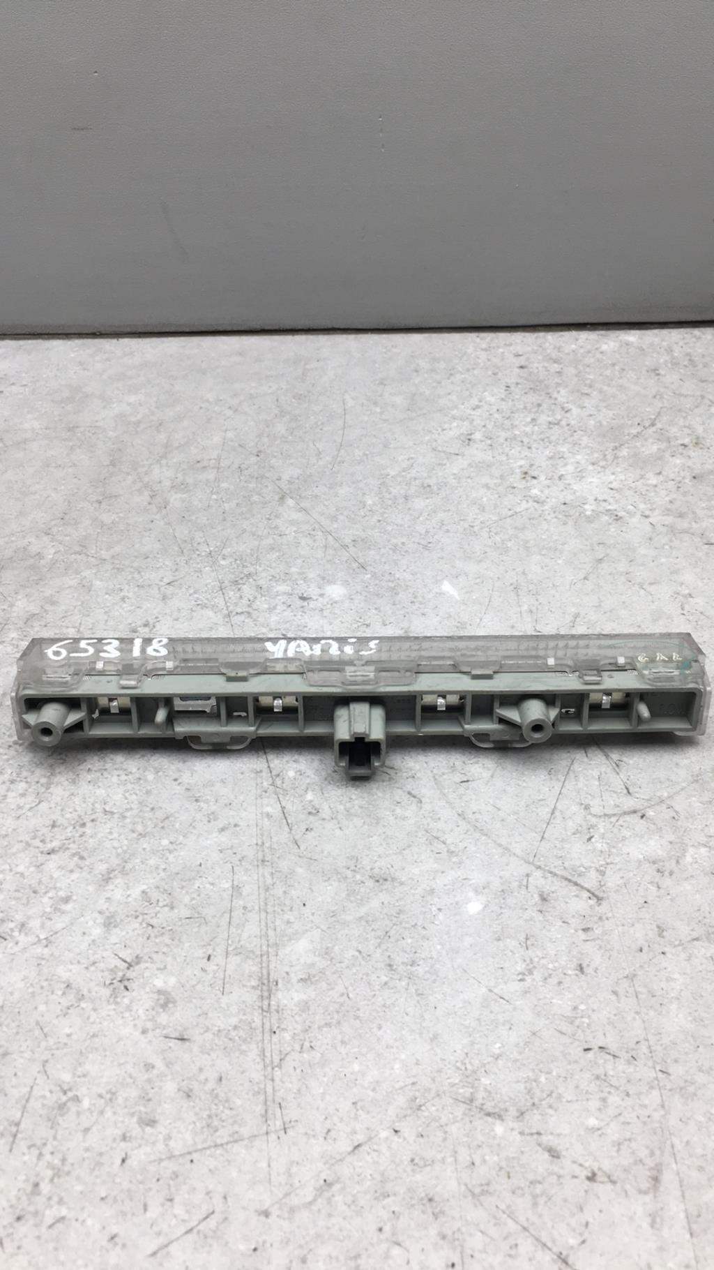 Luce stop centrale TOYOTA YARIS 2 PHASE 1  - 1