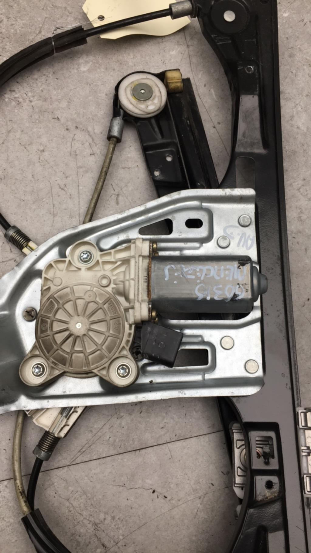 Alzacristalli elettrico anteriore destro MERCEDES CLASSE C 203 PHASE 1 BREAK Diésel - 1