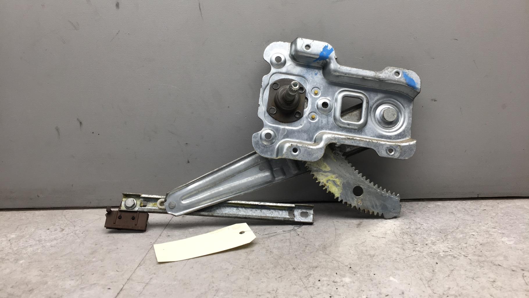 Alzacristalli manuale posteriore sinistro NISSAN MICRA 3 PHASE 1 Diésel - 1
