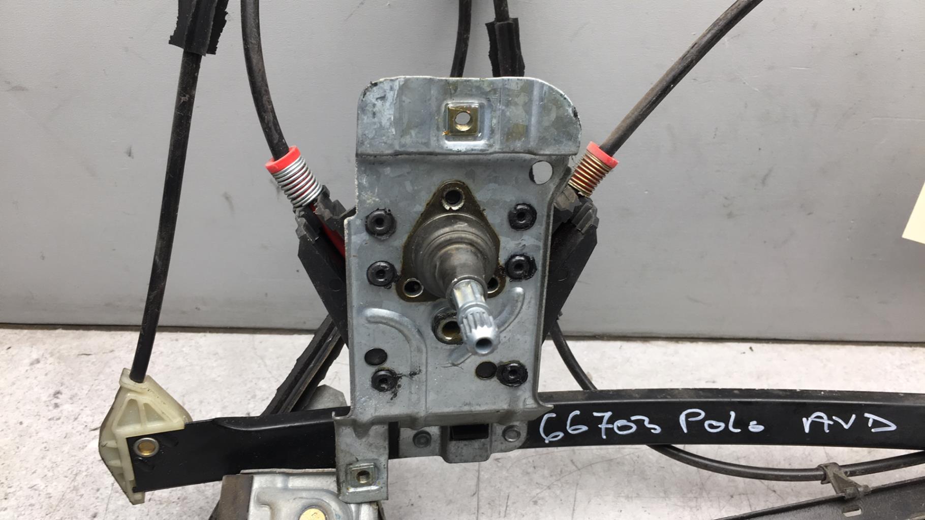 Alzacristalli manuale anteriore destro VOLKSWAGEN POLO 3 PHASE 1 Diésel - 1