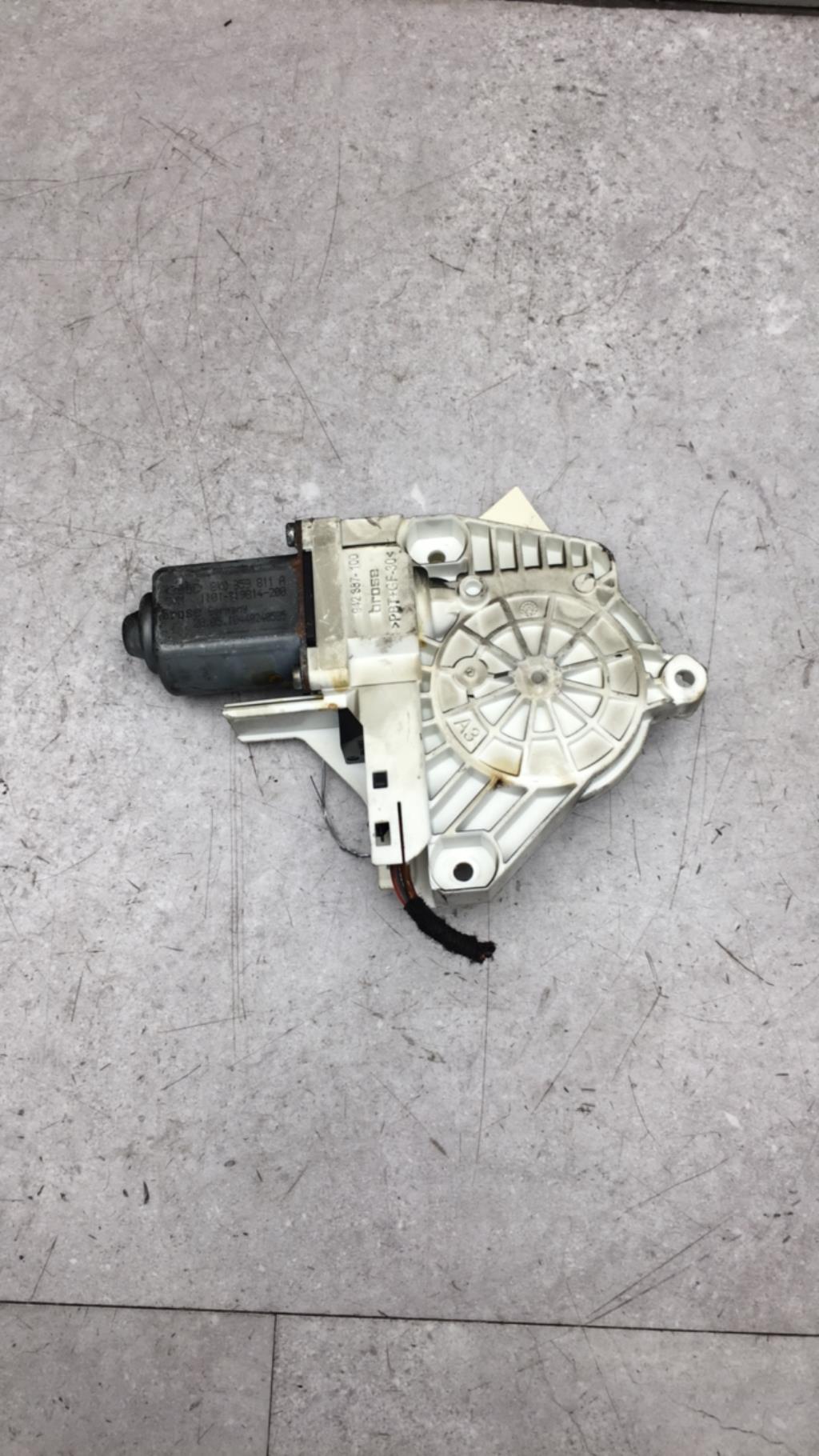Motore alzacristalli posteriore sinistro AUDI A4 3 AVANT S4 PHASE 1 BREAK Gasolina - 1