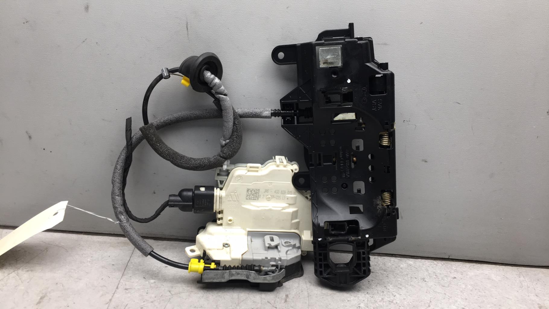 Serratura posteriore sinistra AUDI A4 4 PHASE 1 Diésel - 1