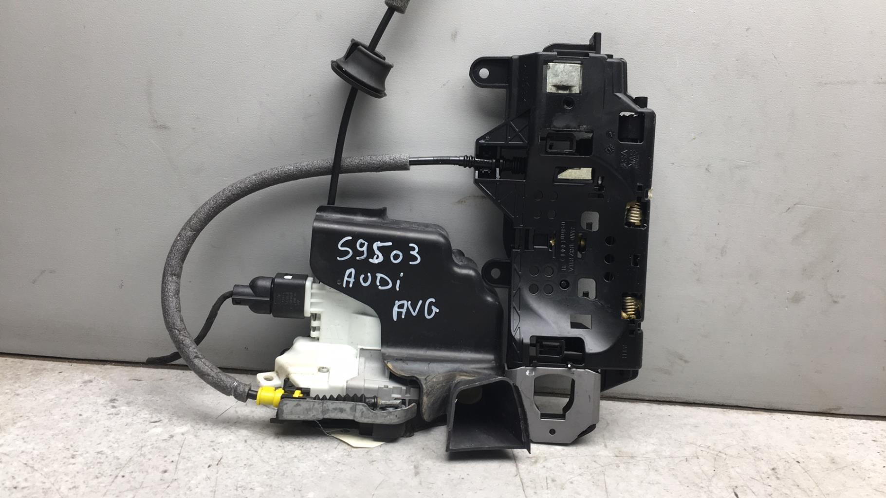 Serrure avant gauche AUDI A4 4 PHASE 1 Diesel - 1