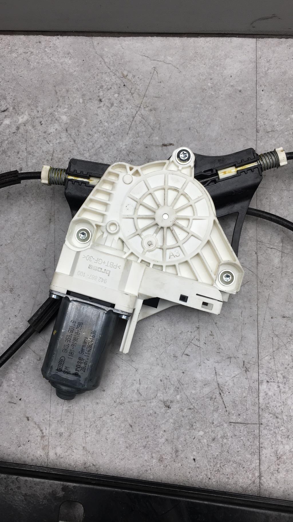 Alzacristalli elettrico anteriore sinistro AUDI A6 4 AVANT PHASE 1 BREAK Diésel - 1