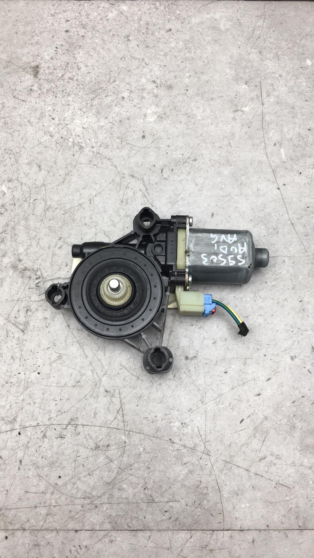 Motore alzacristalli anteriore sinistro AUDI A4 4 PHASE 1 Diésel - 1
