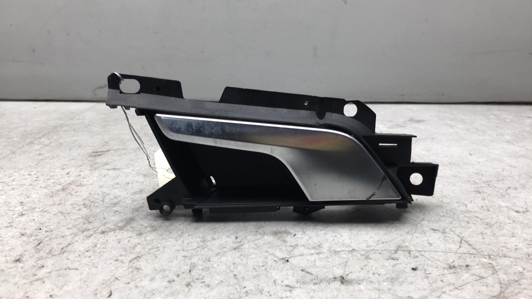 Maniglia interna anteriore sinistra AUDI A4 4 PHASE 1 Diésel - 1
