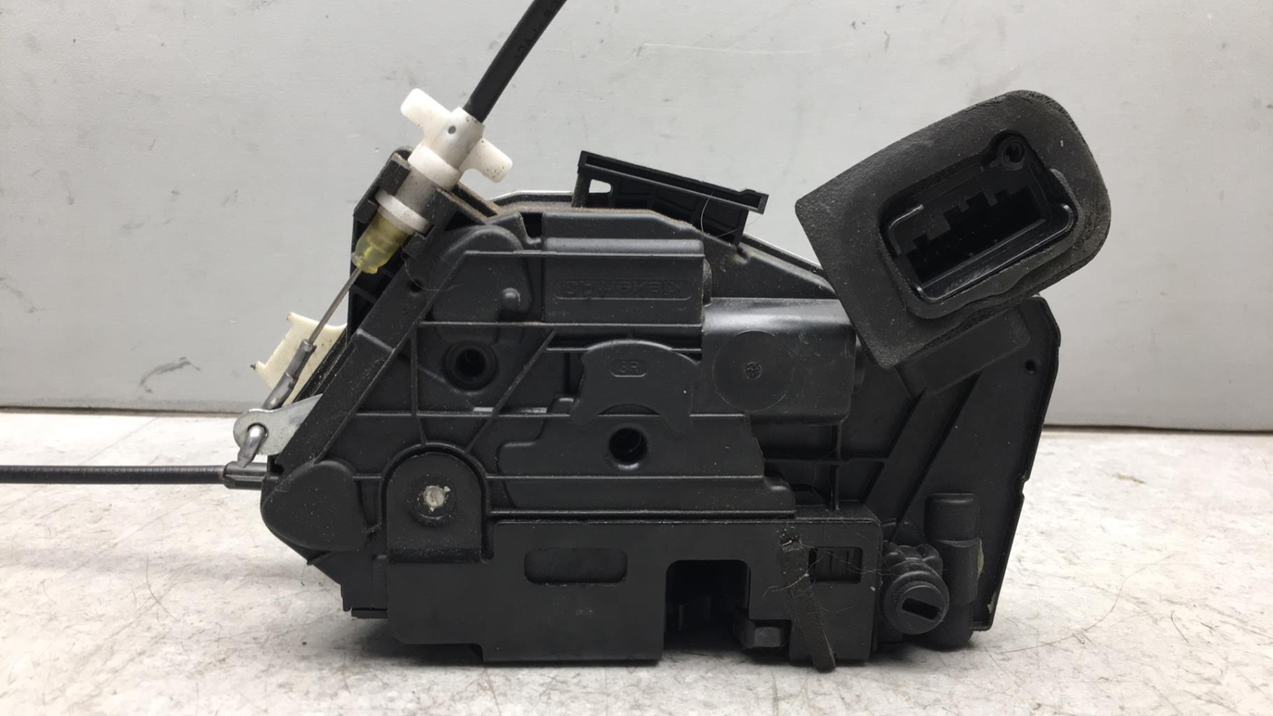 Serratura posteriore destra VOLKSWAGEN POLO 5 PHASE 1  - 1