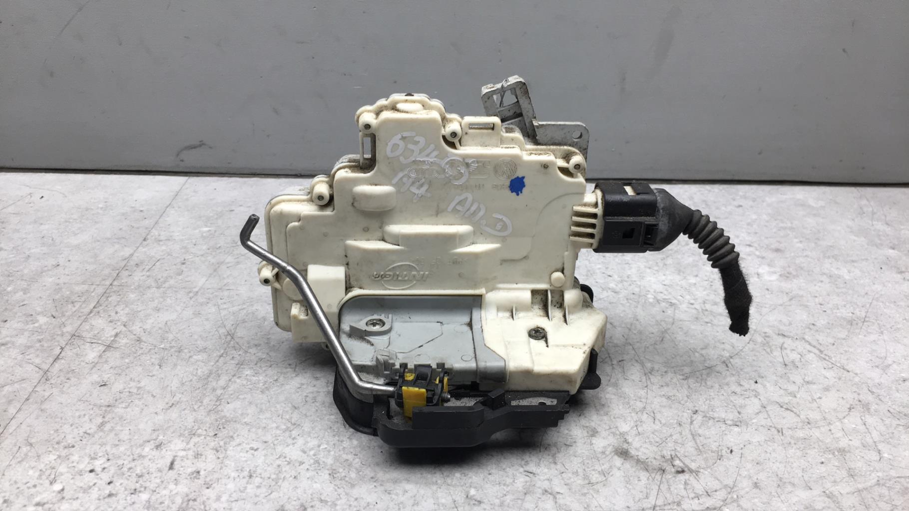 Serrure arriere droit AUDI A4 2 PHASE 2 Diesel - 1