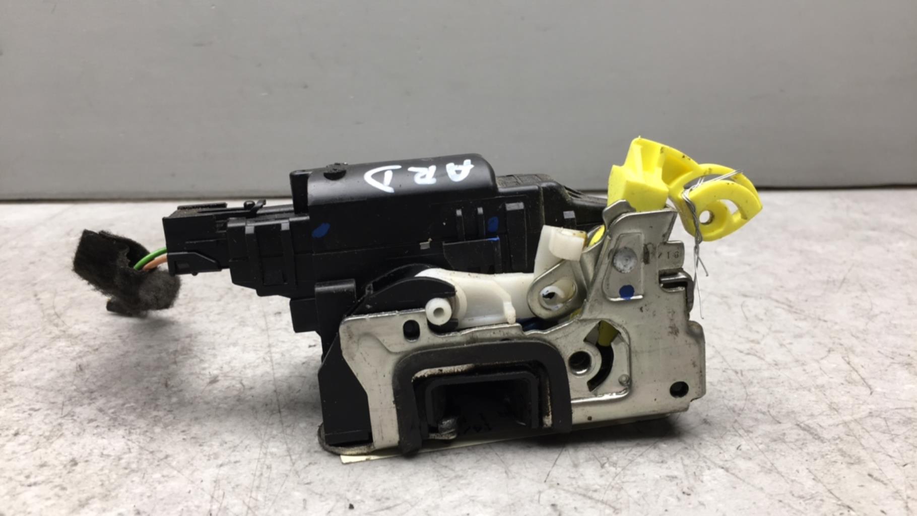 Serrure arriere droit DACIA DUSTER 1 PHASE 2 Diesel - 1