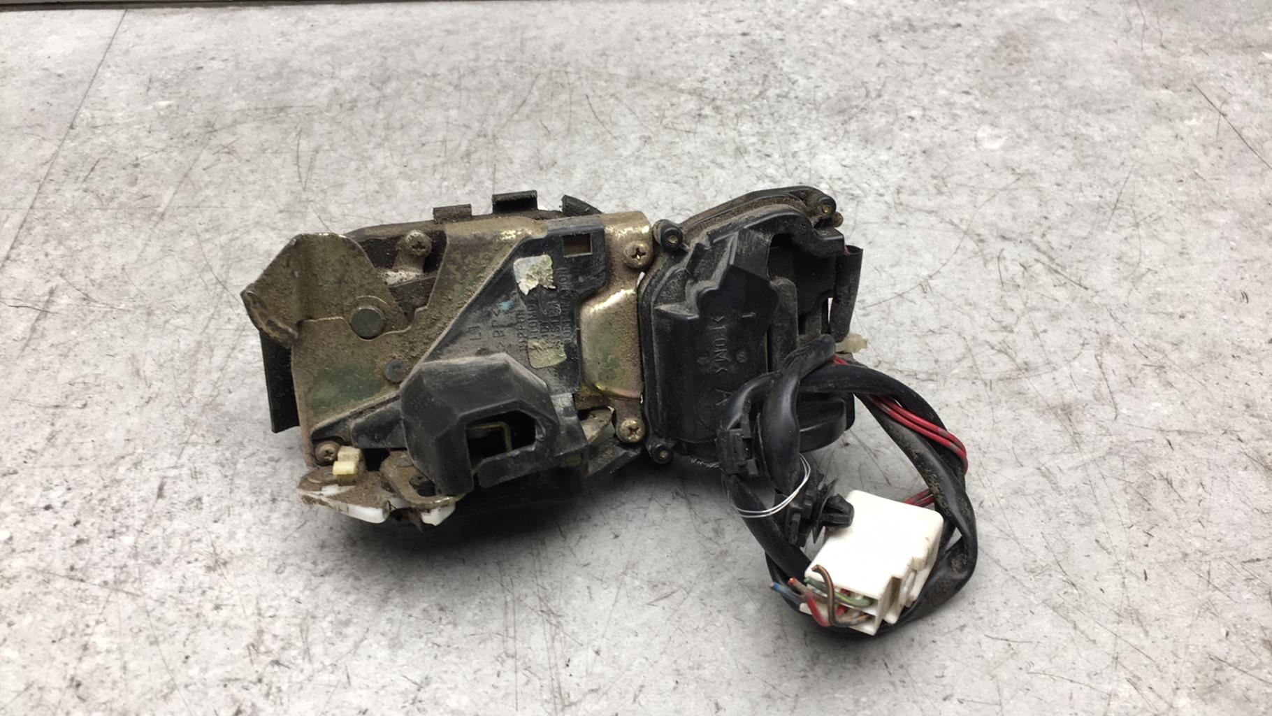 Serrure arriere gauche MAZDA PREMACY Diesel - 1