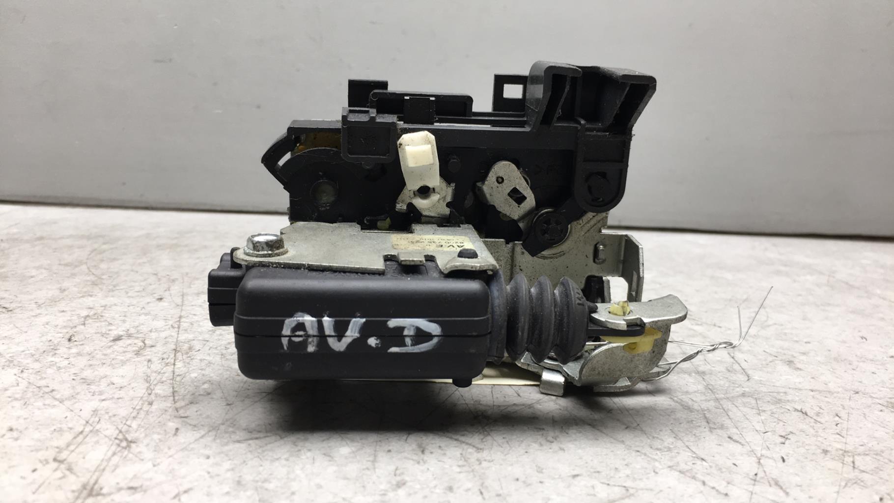 Serrure avant droit DACIA SANDERO 1 Essence/GPL - 1