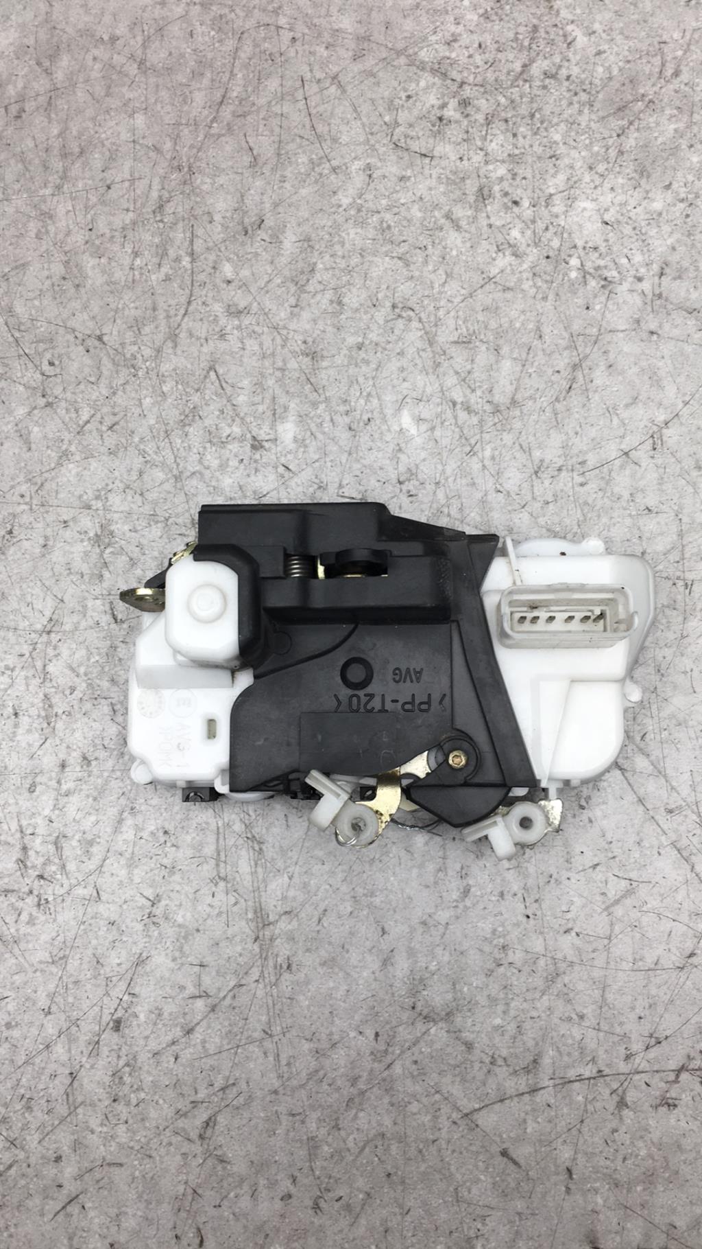 Serrure avant gauche CITROEN C5 1 PHASE 1 BREAK Essence - 1