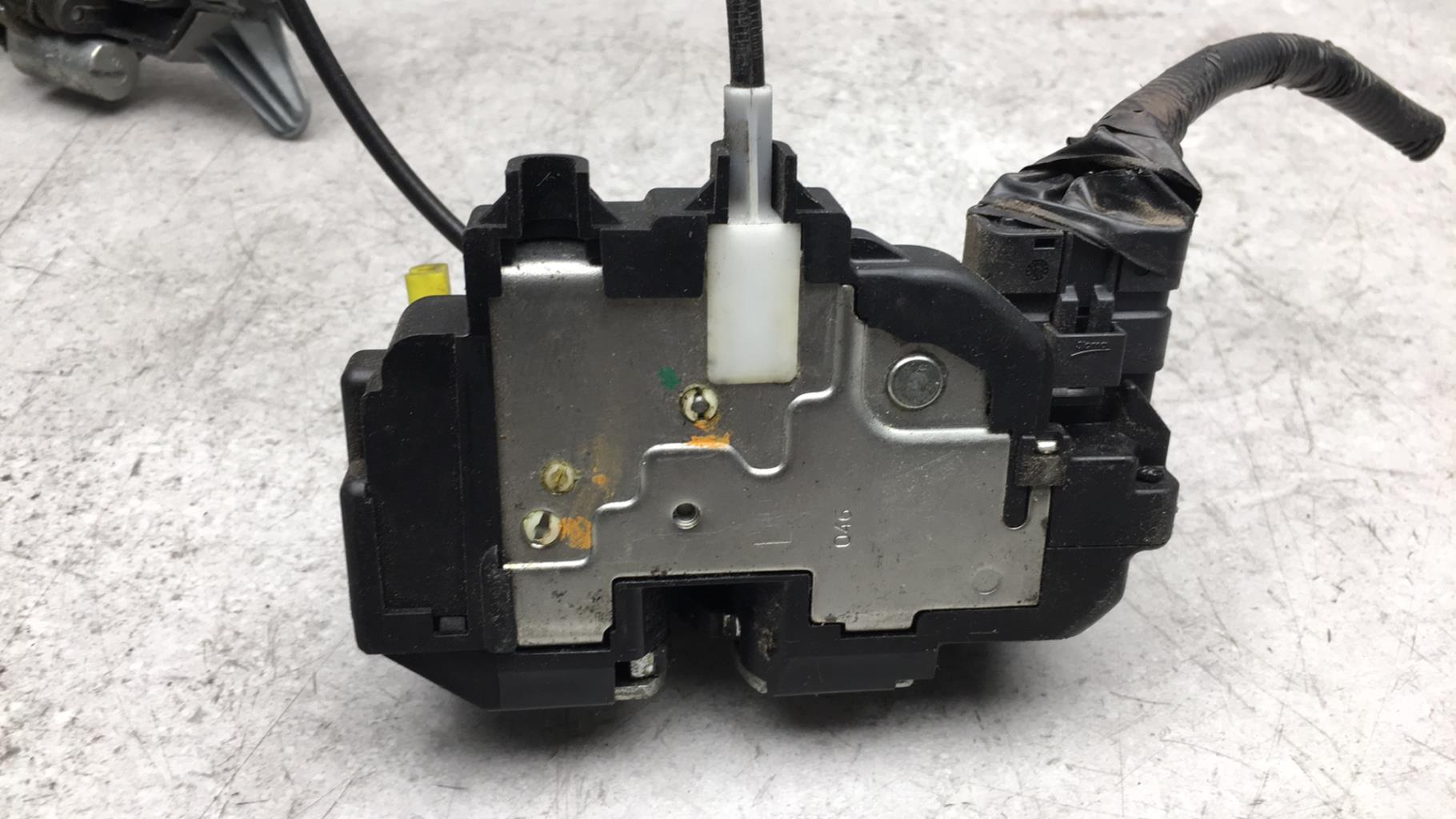 Serrure avant gauche NISSAN NOTE 1 PHASE 1 Diesel - 1