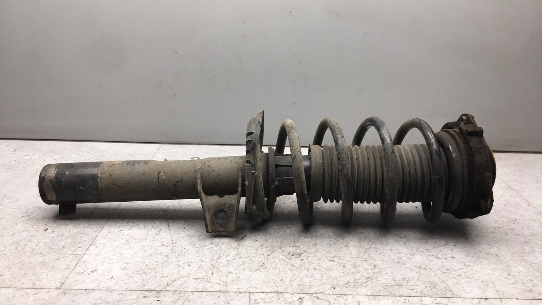 Ammortizzatore anteriore destro VOLKSWAGEN PASSAT 5  - 1