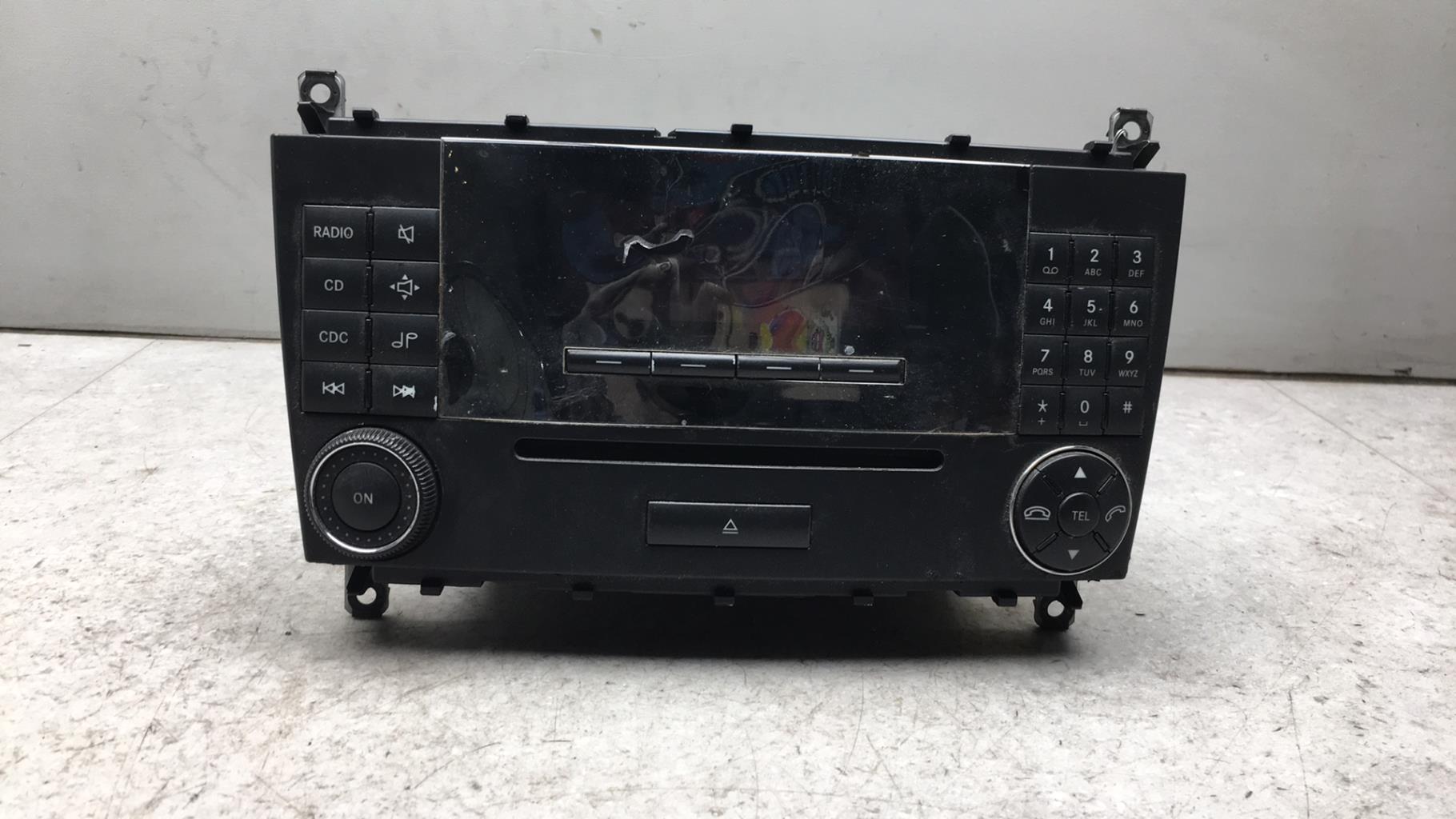 Autoradio originale MERCEDES CLASSE C 203 PHASE 2 BREAK Diésel - 1