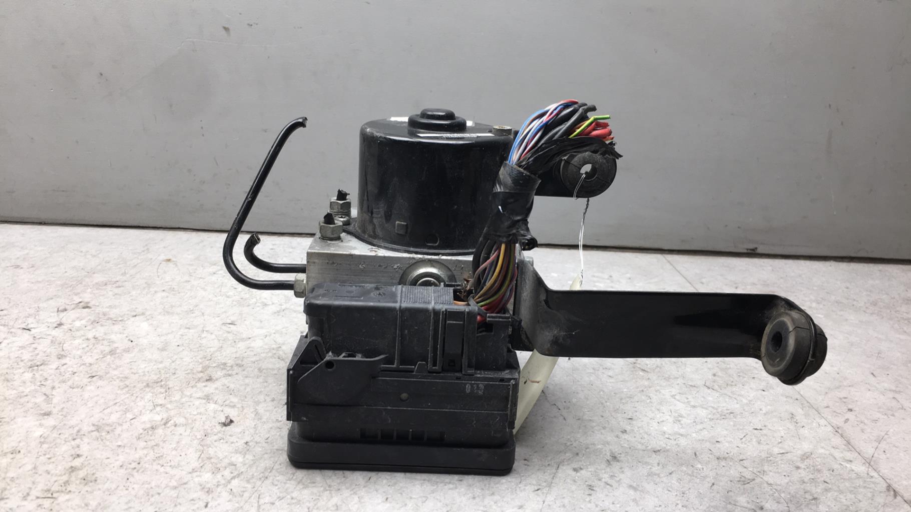 Bloc ABS (freins anti-blocage) FORD FOCUS 2 PHASE 2 BREAK Diesel - 1