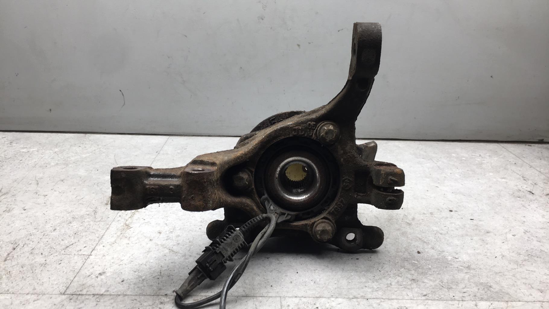 Fusee avant droit OPEL ZAFIRA B PHASE 1 Diesel - 1