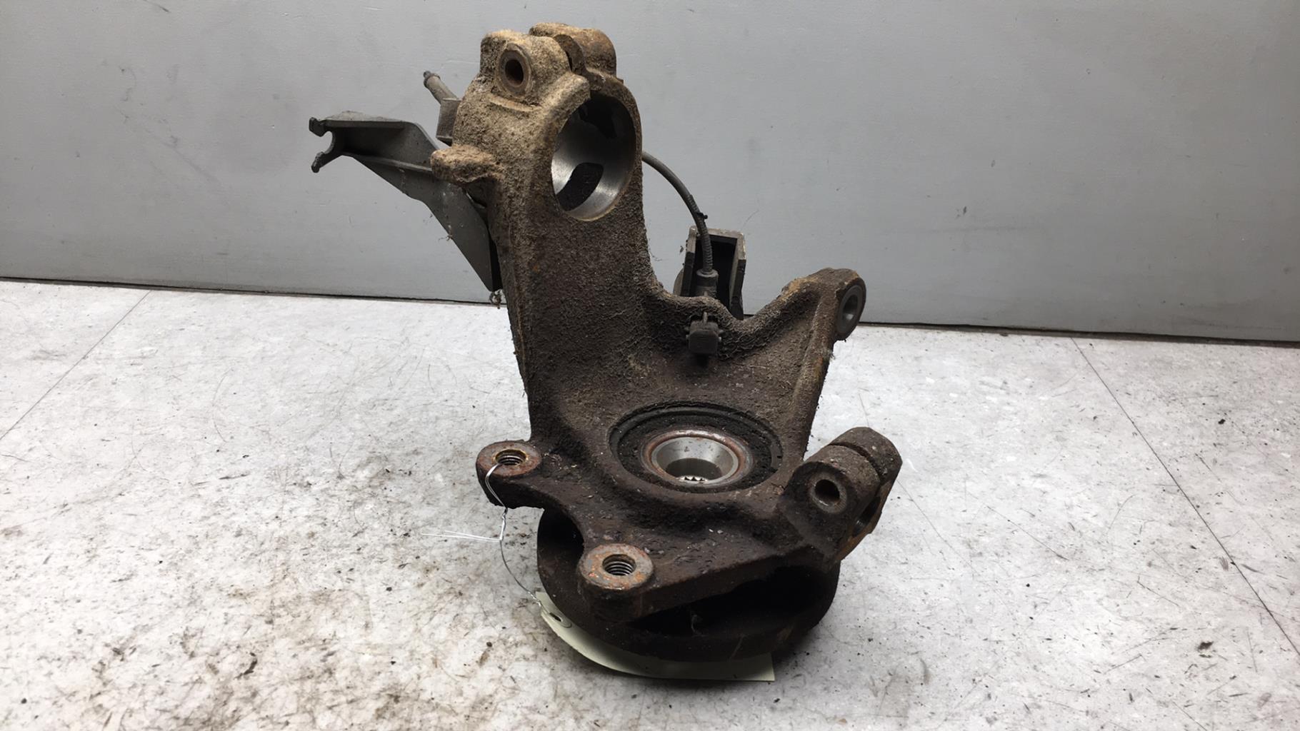 Fusee avant droit PEUGEOT 206 PHASE 1 Essence - 1