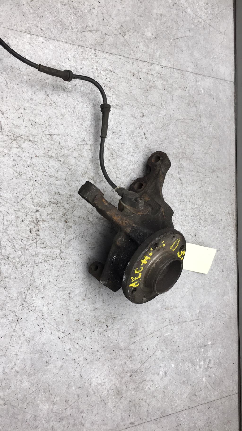 Fusee avant droit RENAULT MEGANE 1 PHASE 1 Diesel - 1