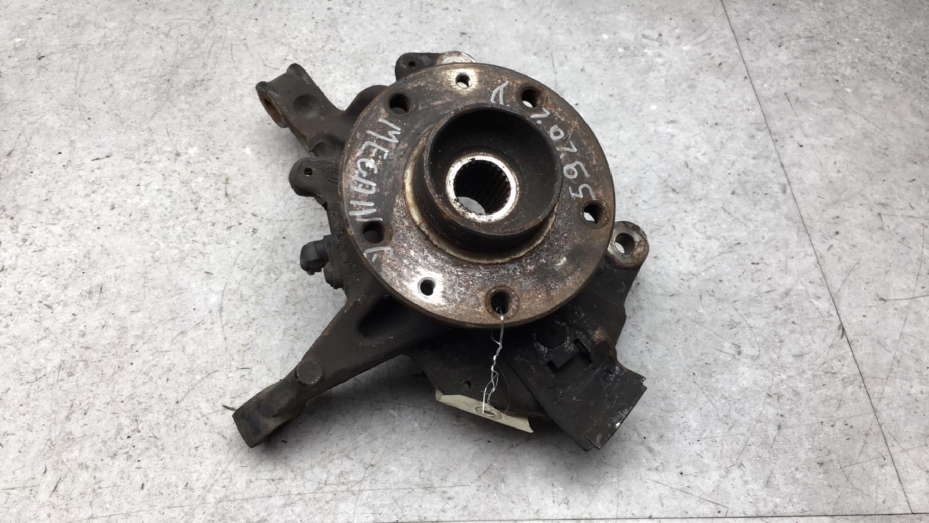 Fusee avant droit RENAULT MEGANE 3 PHASE 1 Diesel - 1